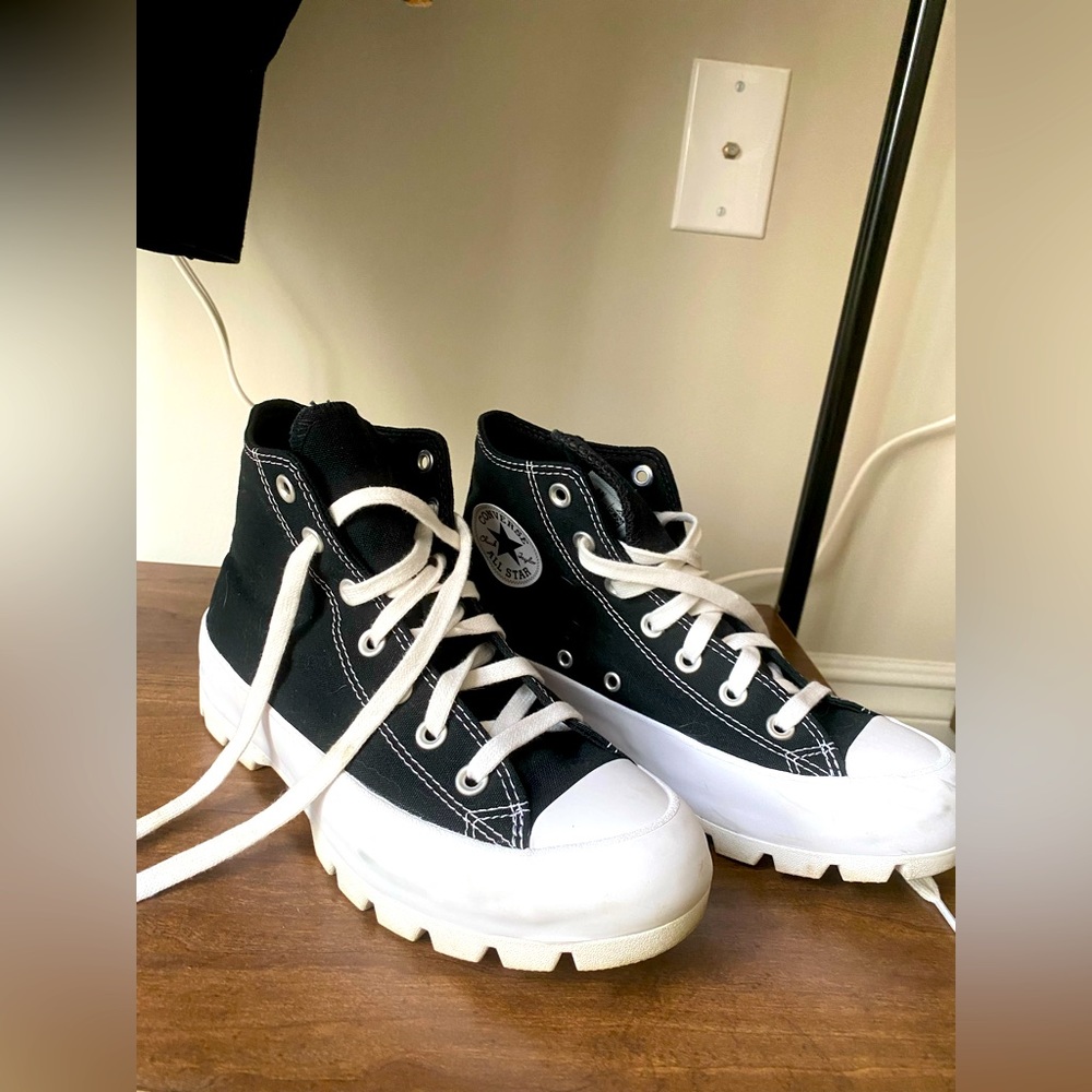 Converse Chuck Taylor All Star Lugged high tops Size 8
